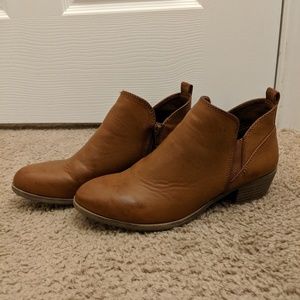 Cognac, Low-Heel booties!